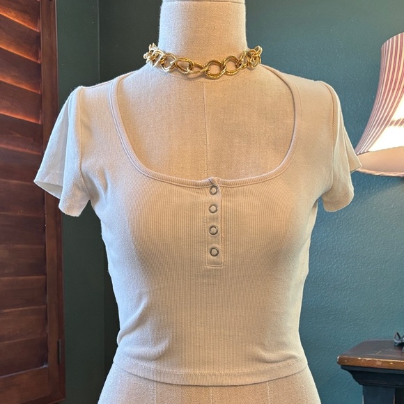 Madewell Tops - Madewell Cream Ribbed Scoop Neck Crop Top with Snap Detail